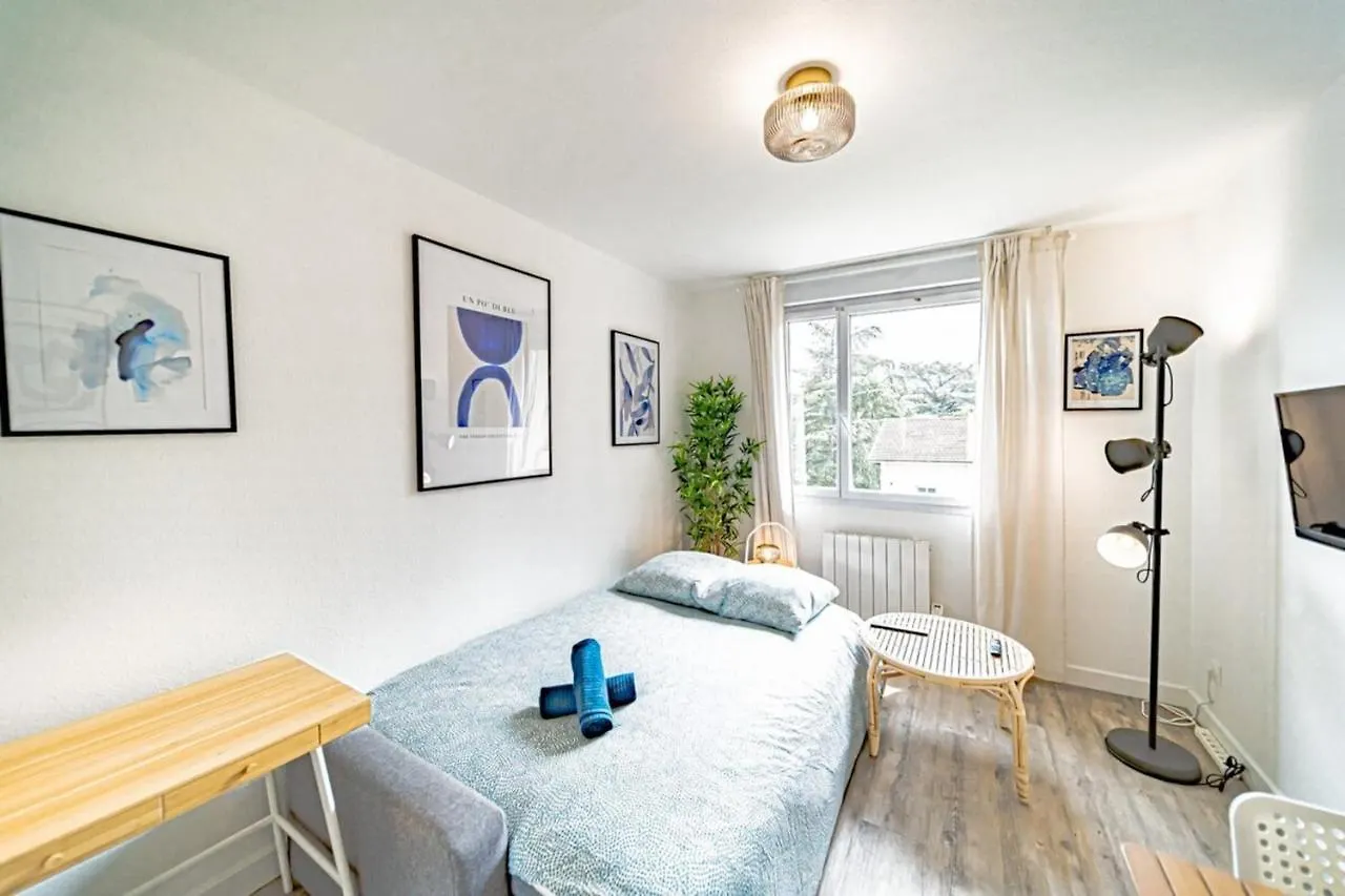 Appartement Le Petit Dauphine-Studio Renove-Sans Soucis à Lyon 0*,