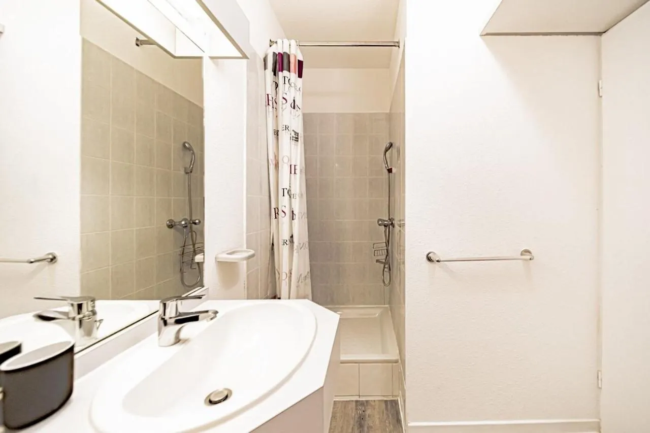 Appartement Le Petit Dauphine-Studio Renove-Sans Soucis à Lyon France